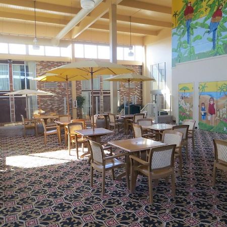 Howard Johnson Grand Forks Exteriör bild