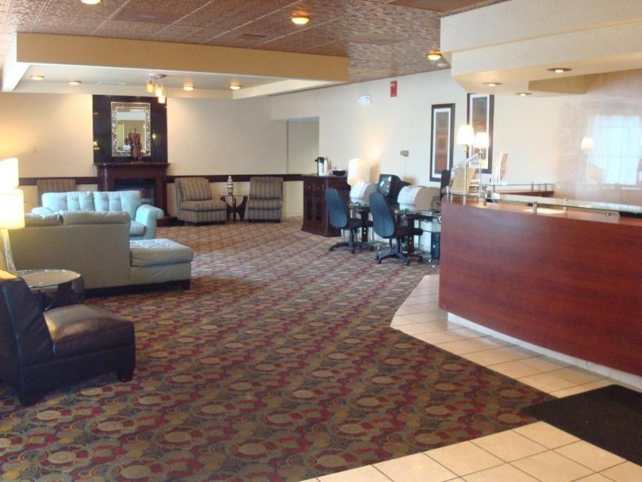 Howard Johnson Grand Forks Exteriör bild