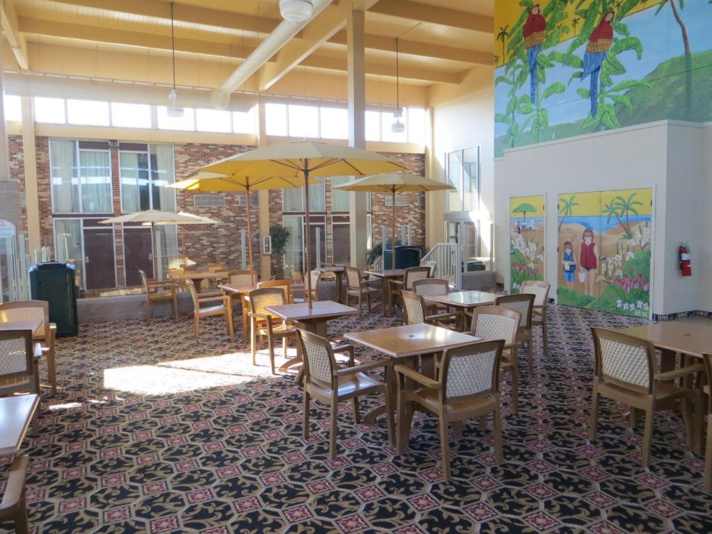 Howard Johnson Grand Forks Exteriör bild