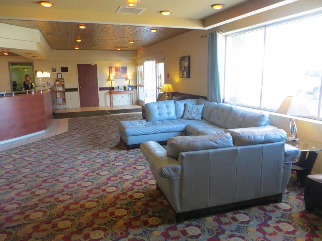 Howard Johnson Grand Forks Exteriör bild