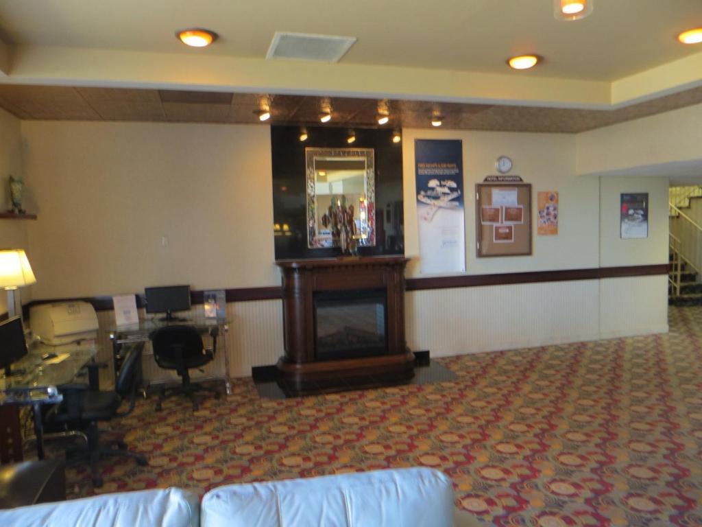 Howard Johnson Grand Forks Exteriör bild